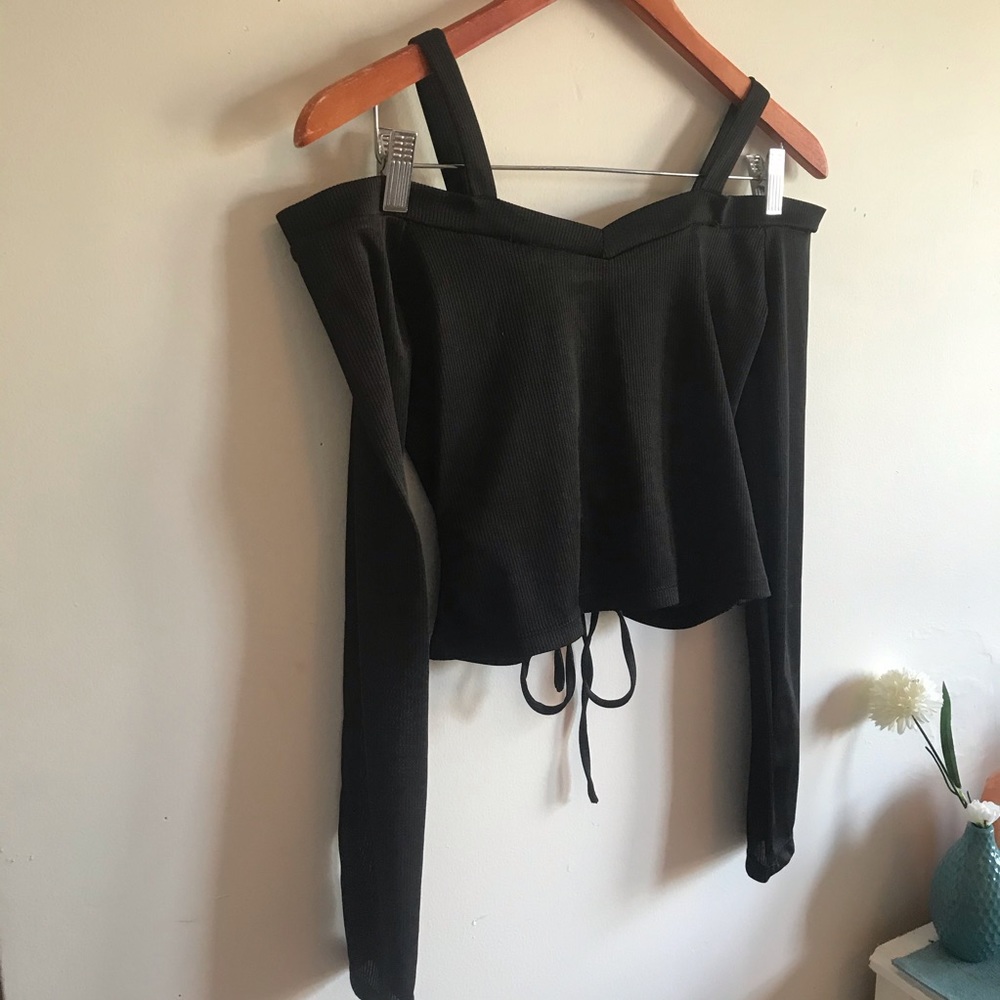 Sexy Med Black Top - Picture 4 of 5